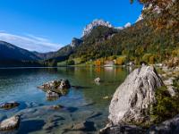 Ausblick vom felsigen Nordufer